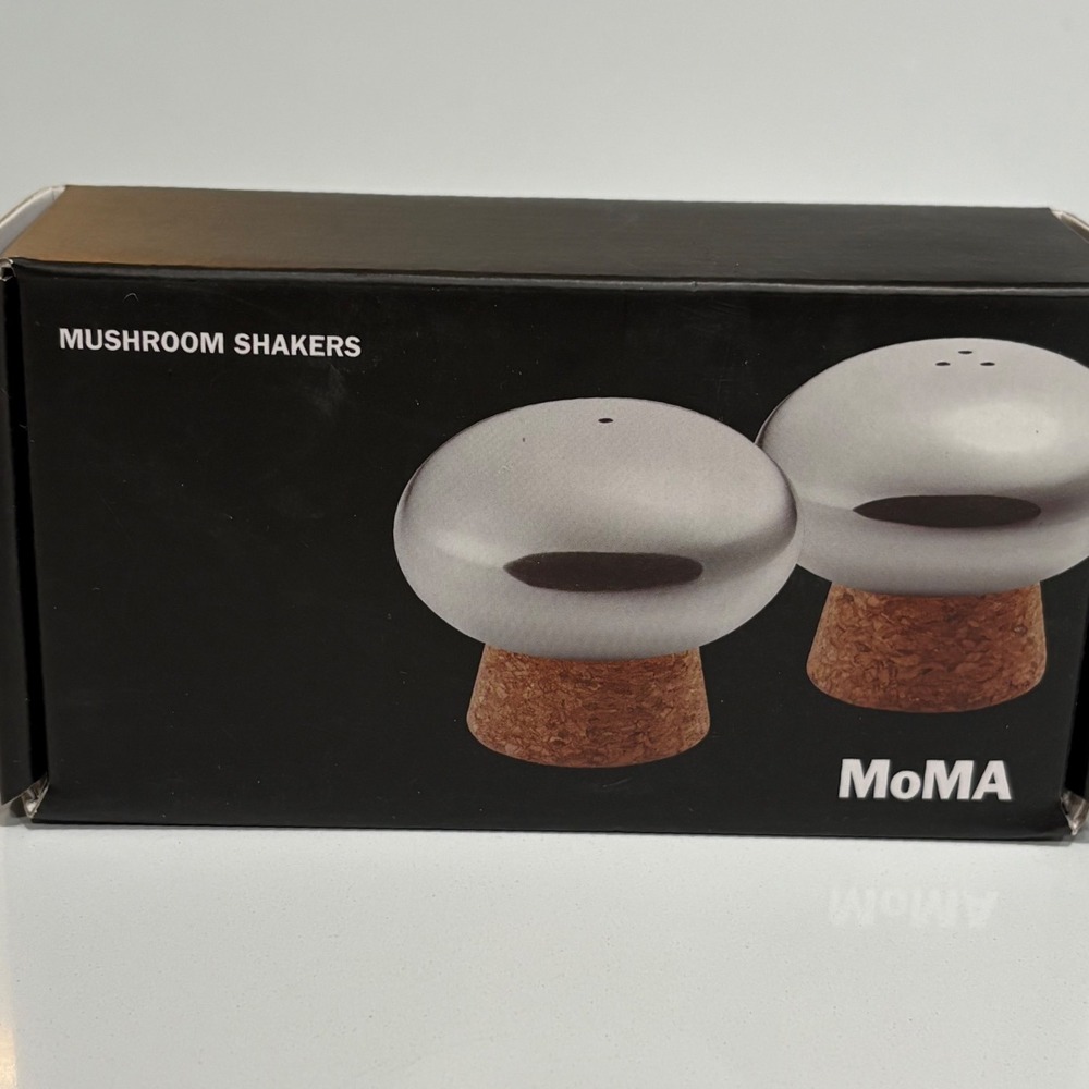 MoMA Museum of Modern Art Mushroom Salt and Pepper Shakers Hylnur Vagn‎ Atlason